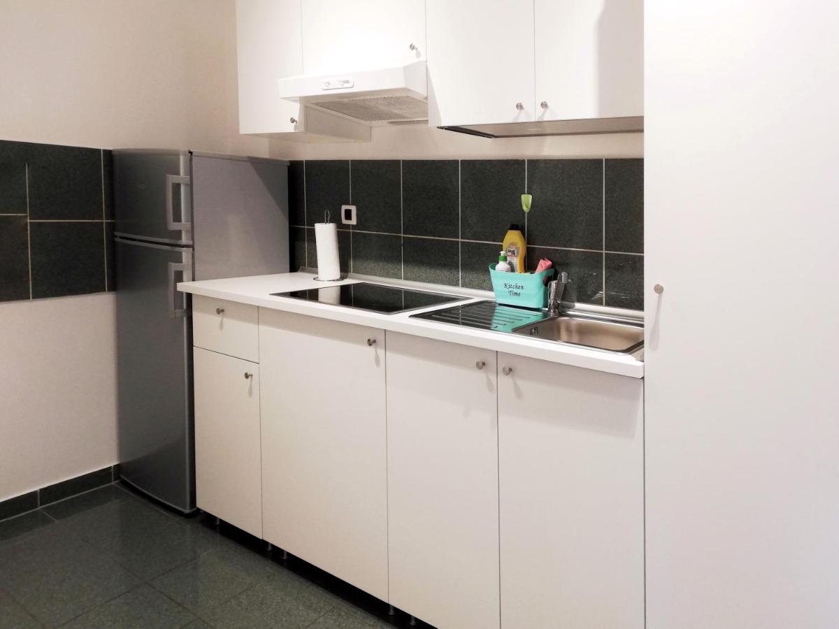 City Center Apartment Умаг Экстерьер фото