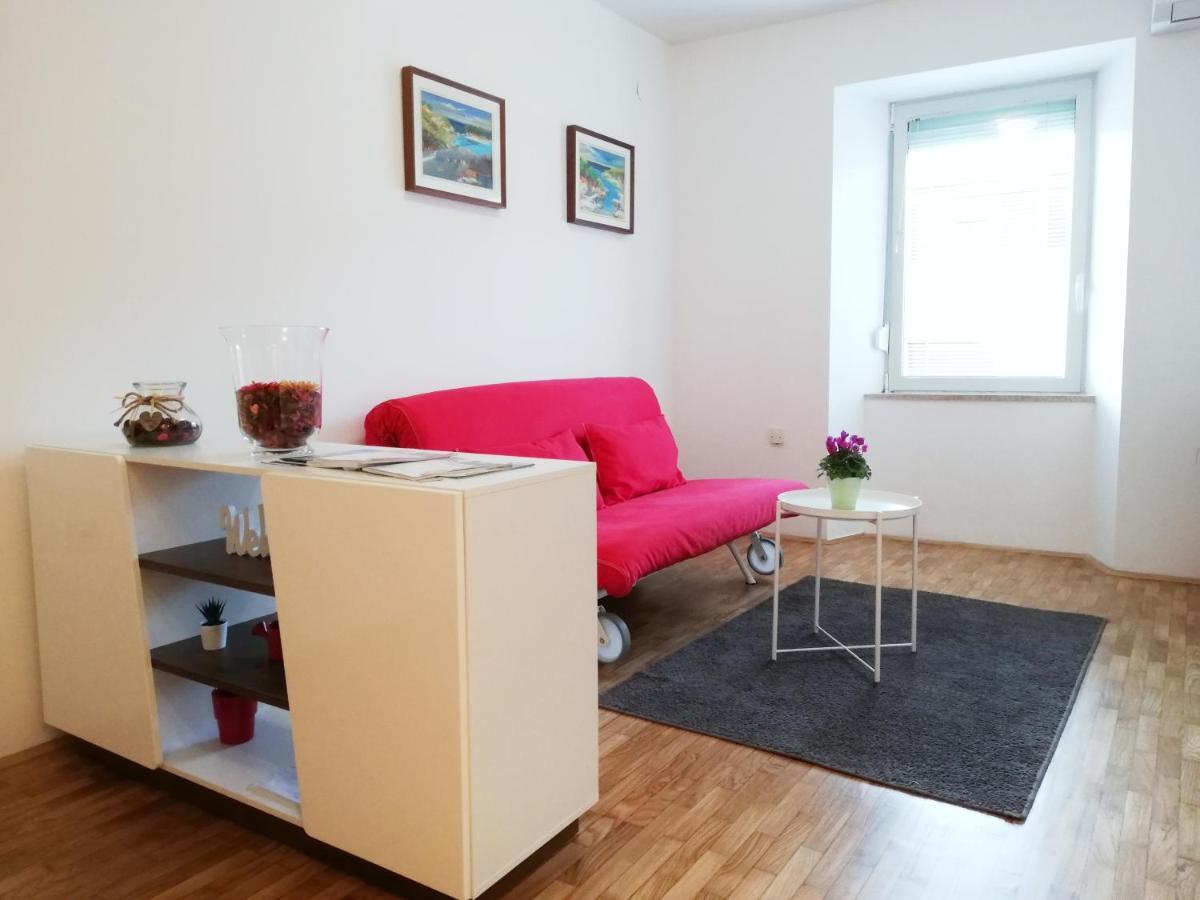 City Center Apartment Умаг Экстерьер фото