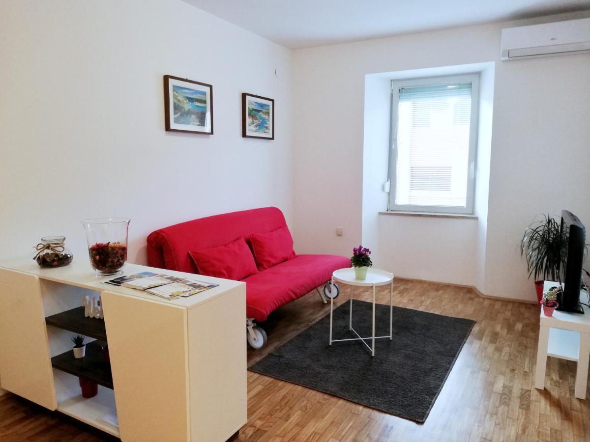 City Center Apartment Умаг Экстерьер фото